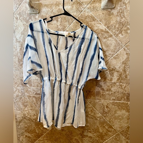 Quiksilver small white blouse - Picture 1 of 3